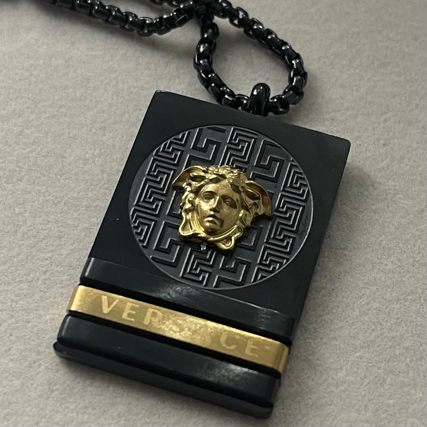 versace medusa pendant necklace for men women price in pakistan