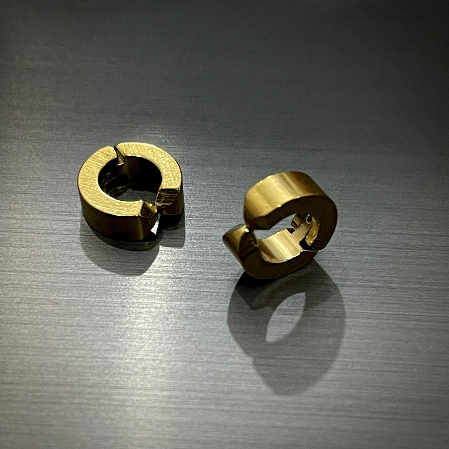 Stainless Steel Golden Non-Piercing Magnetic Bali Stud Earring For Men online in Pakistan