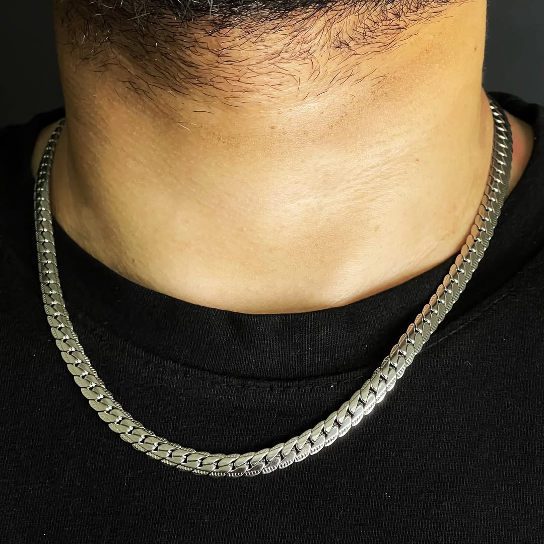 7mm Short 20 inches length silver neck chain for men online in Pakistan