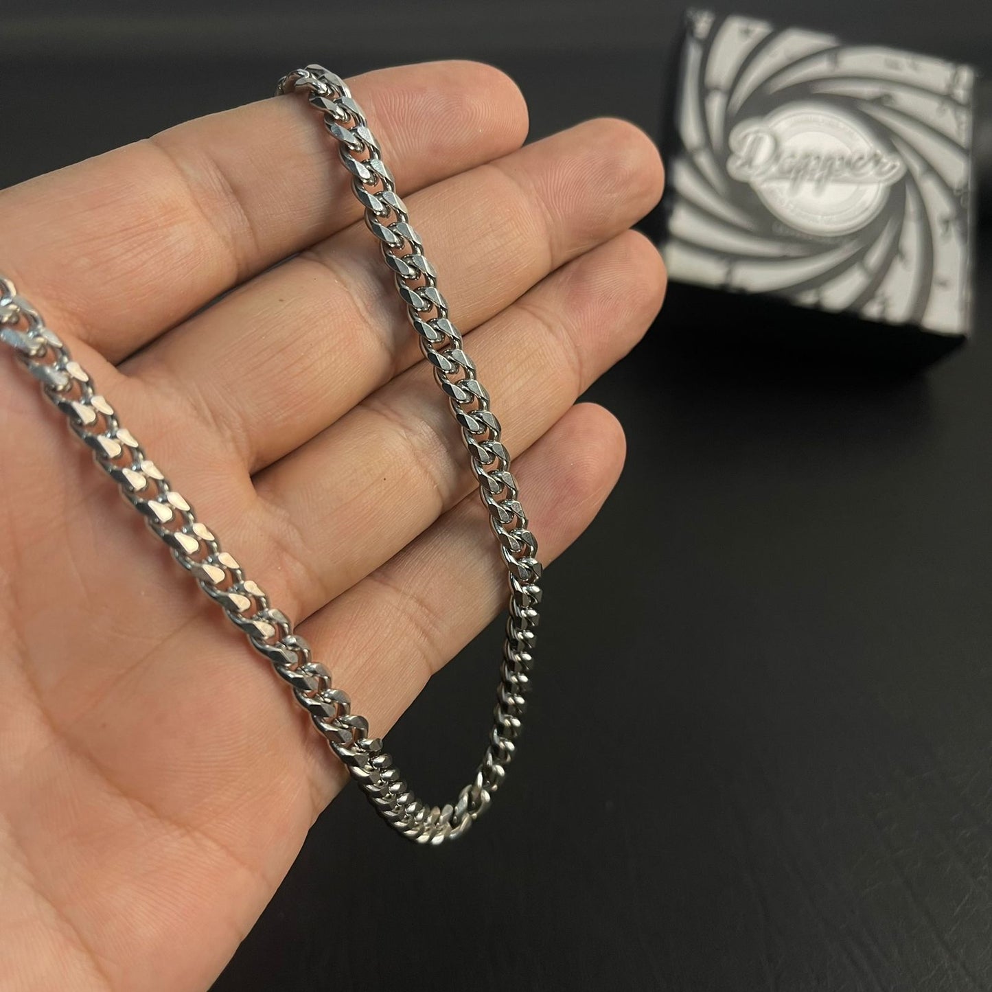 7mm silver Stainless Steel curb link neck chain for men in Pakistan