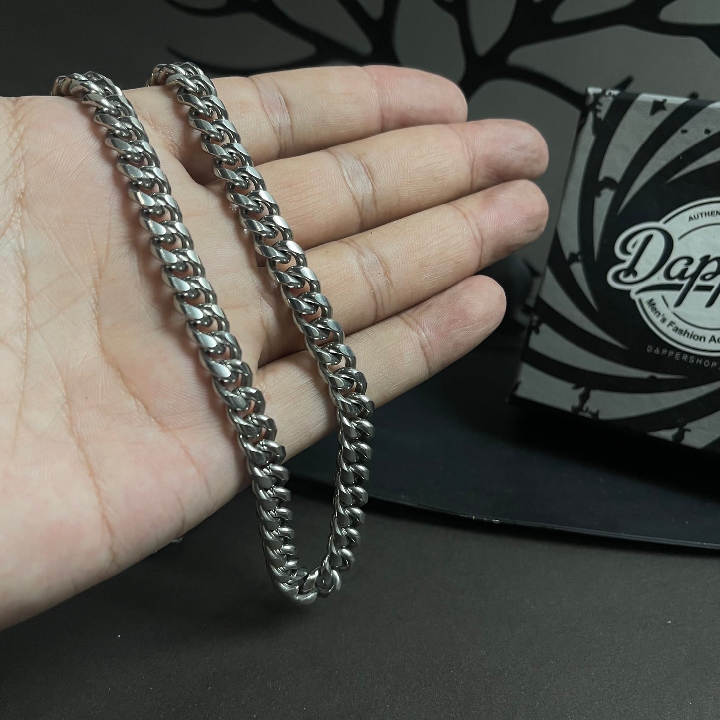 8mm silver heavy curb link neck chain for men in Pakistan