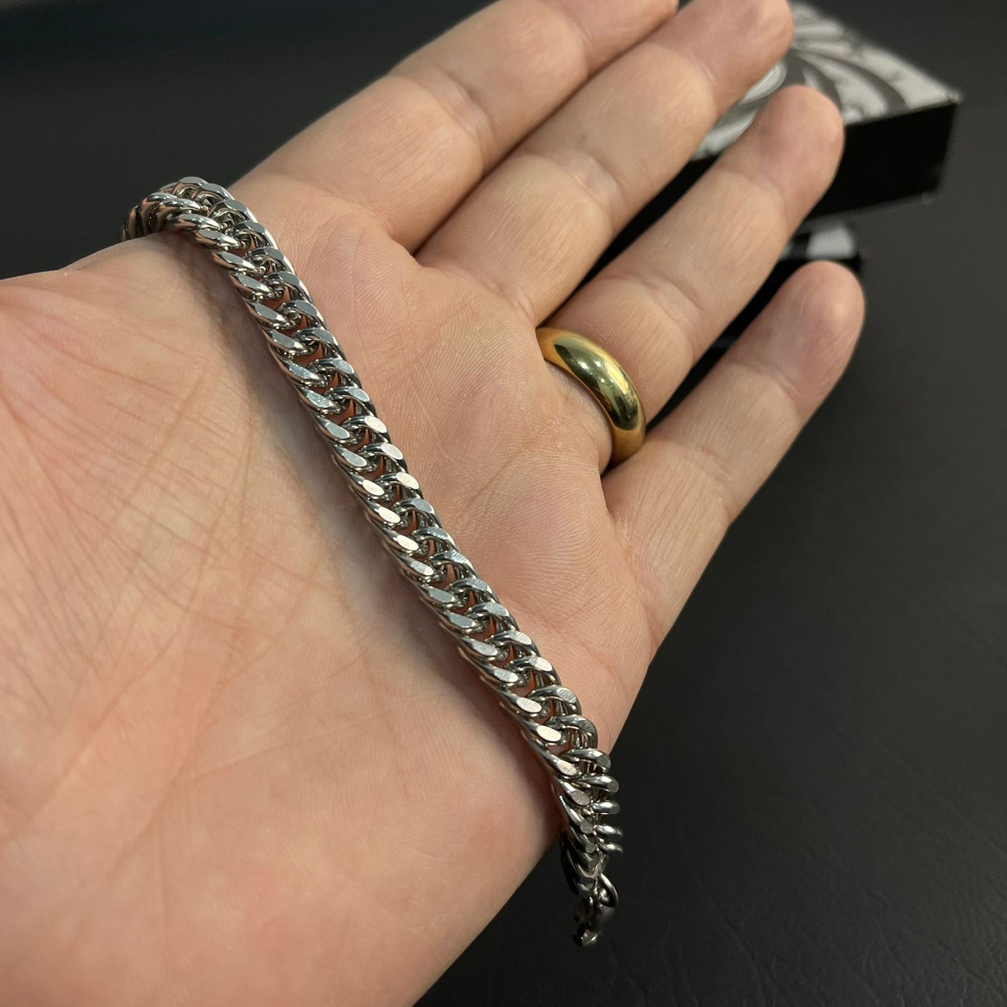 8mm stainless steel curb link chain bracelet for men online in Pakistan
