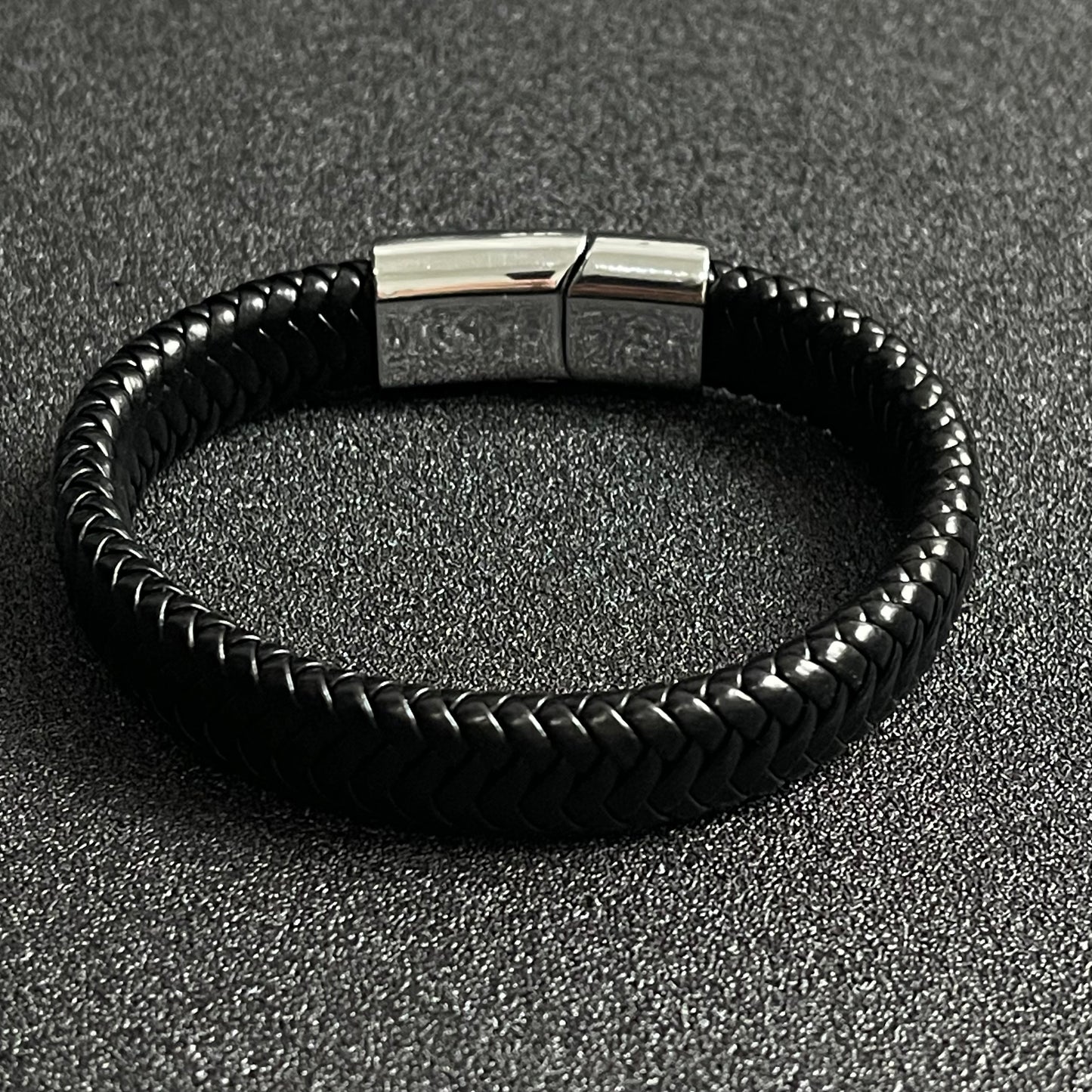 black geniun leather bracelet for men online in pakistan
