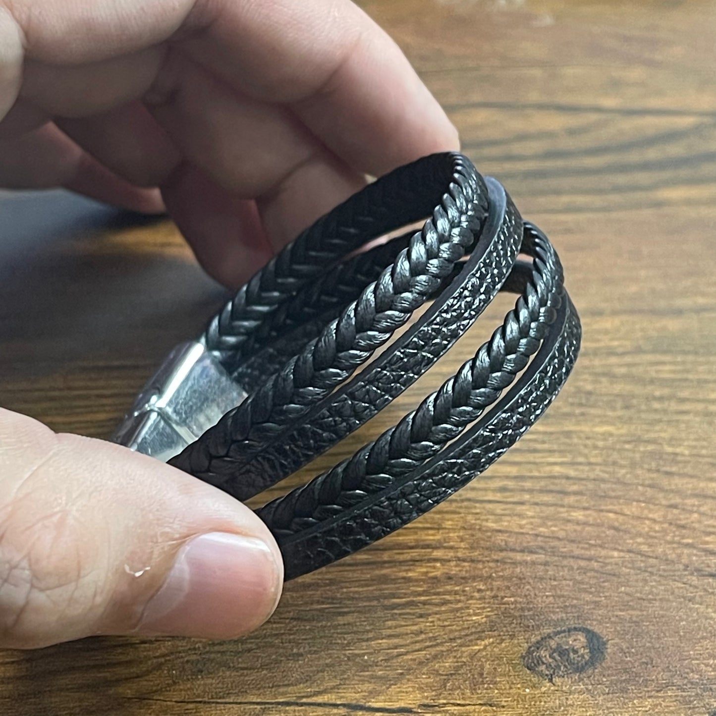 men's leather bracelet online in pakistan