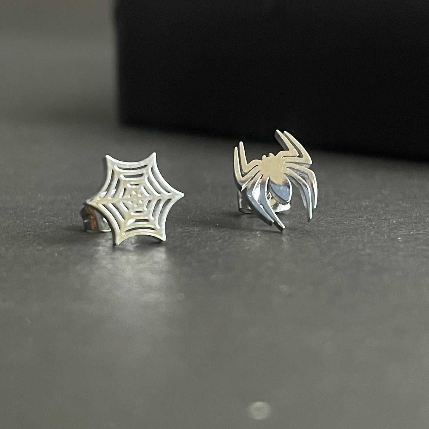 Silver spider earrings for men women online in Pakistan