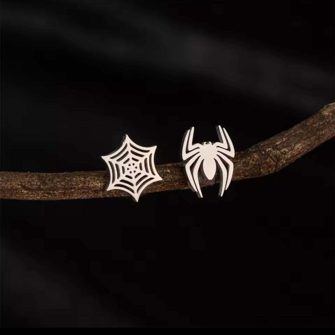 Silver spider earrings for men women online in Pakistan