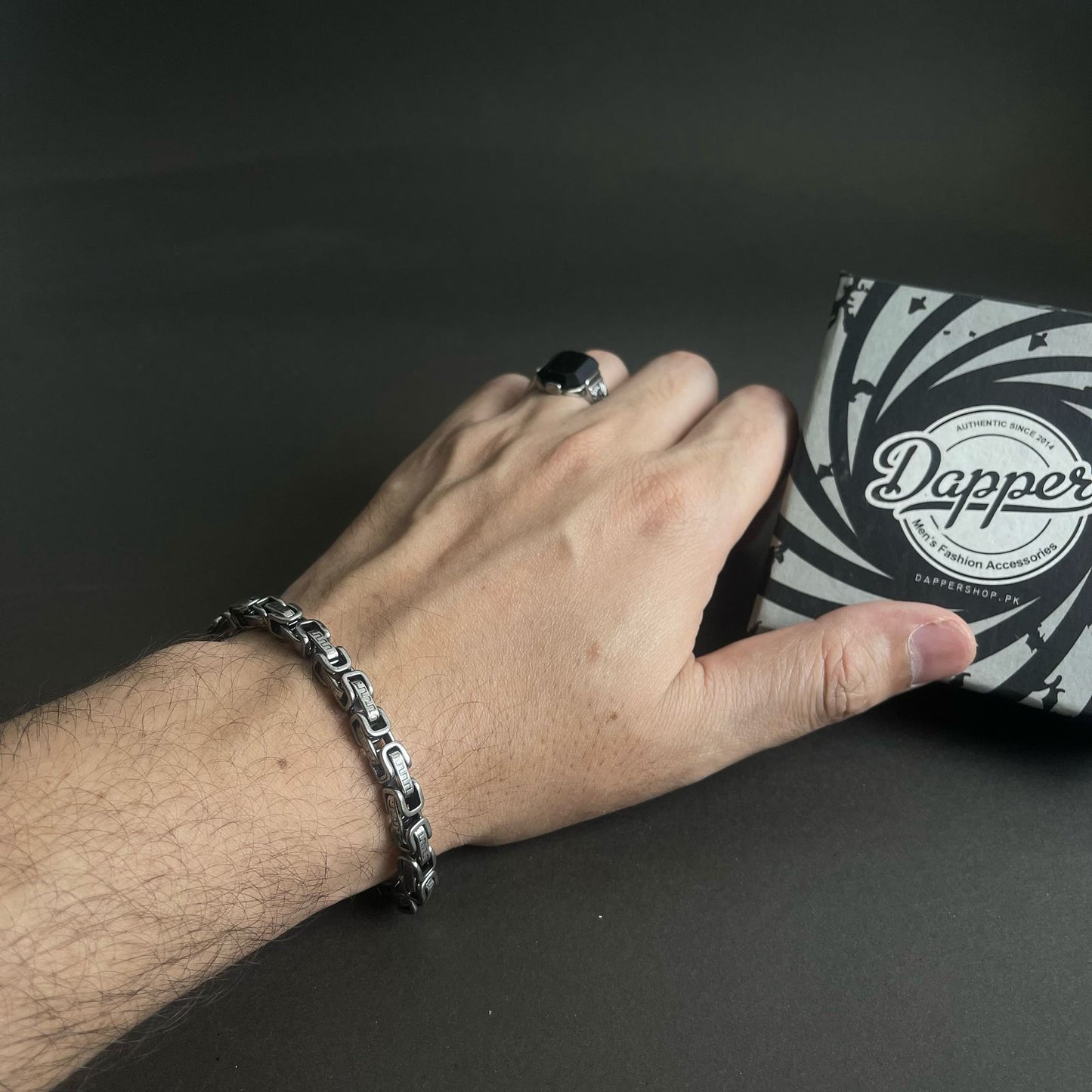 antique silver stainless steel chain bracelet for men online in Pakistan