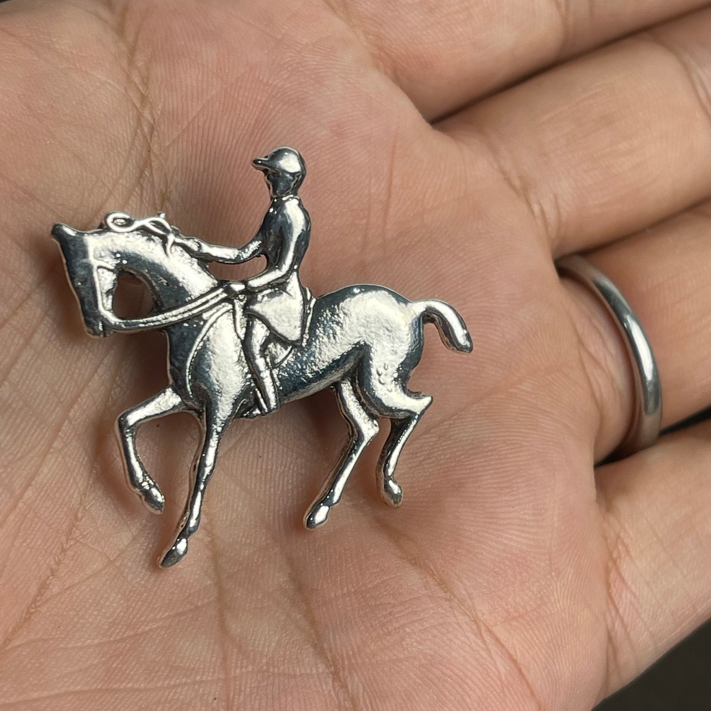 silver derby horse brooch for men in Pakistan