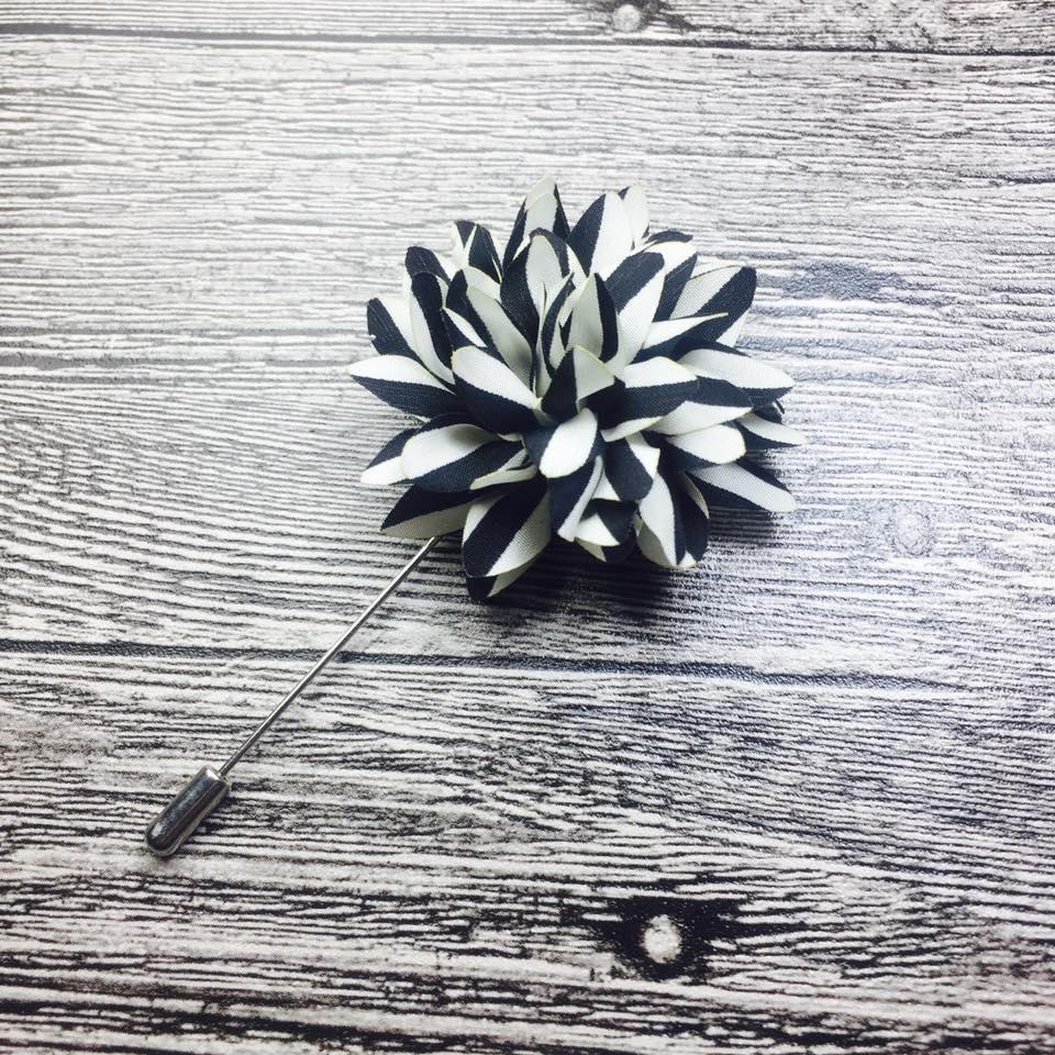 Black & White Flower Lapel Pin