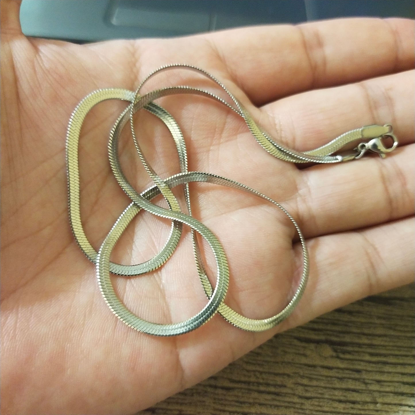 3mm silver flat snake neck chain for men online in Pakistan