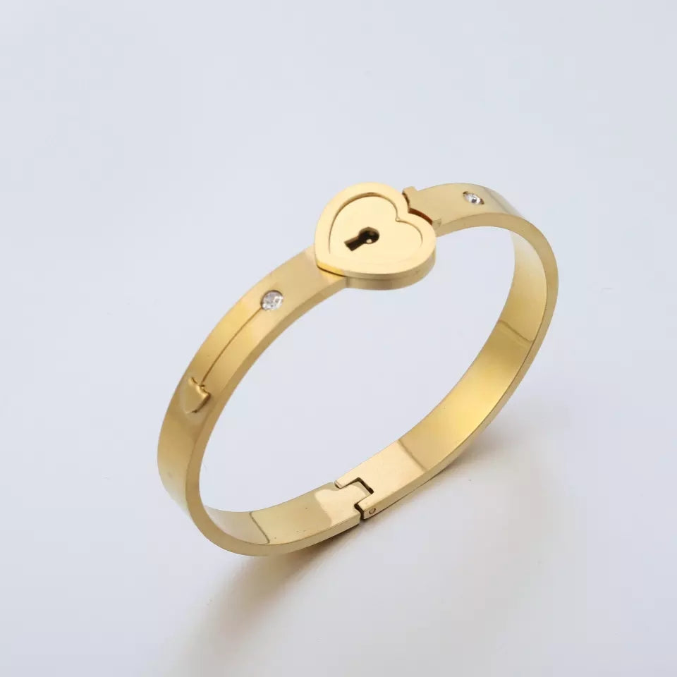 Love Lock Key Bracelet Online In Pakistan