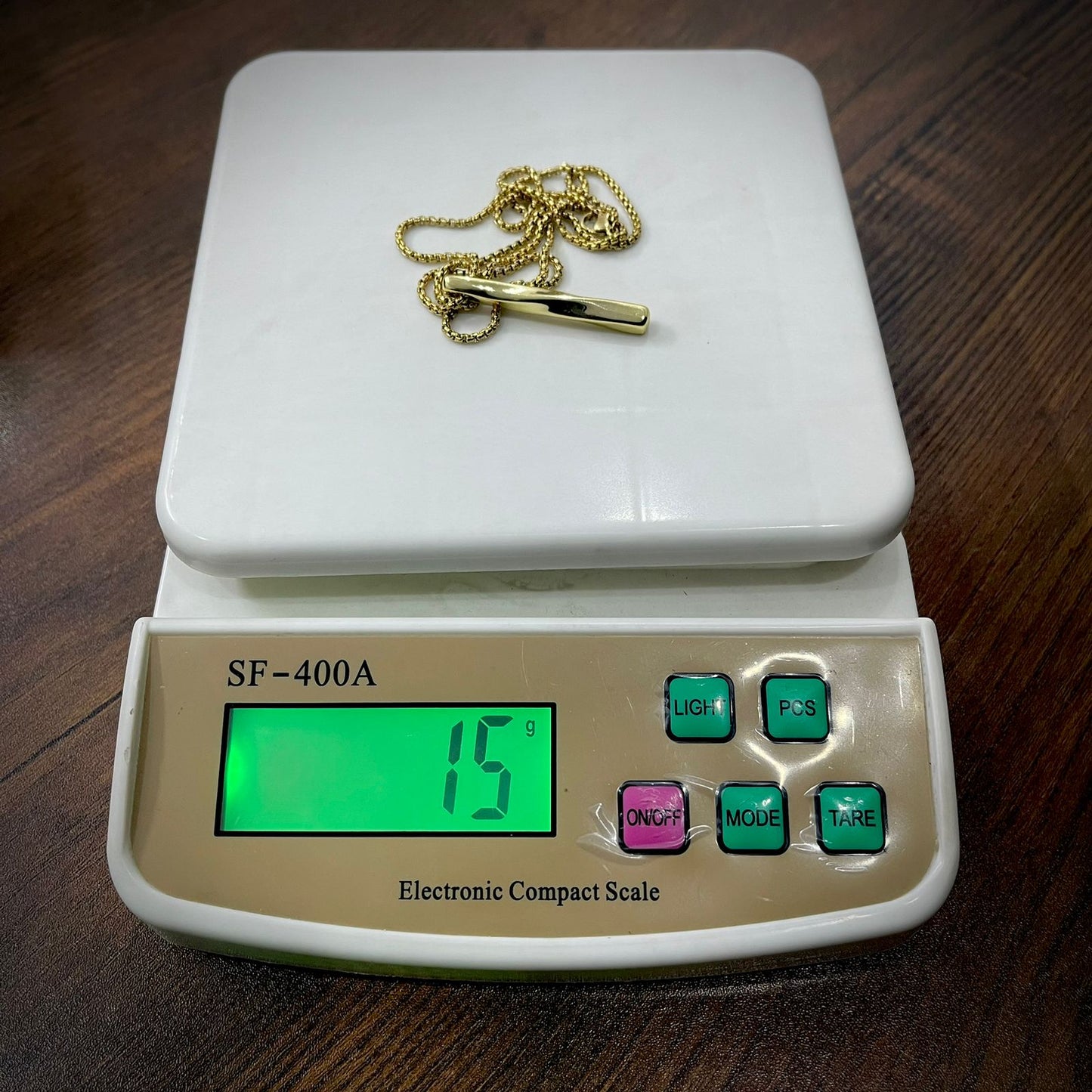 Golden Twisted Vertical Bar Pendant Necklace for Men Women