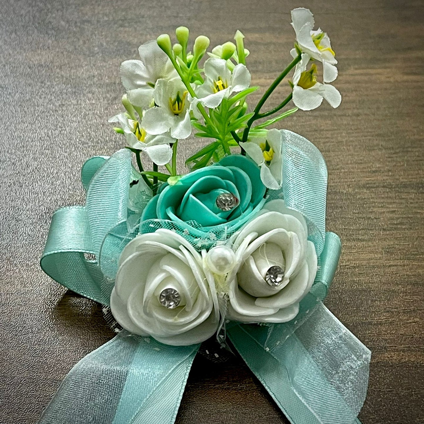 Tiffany Green & White Flower Wedding Corsage For Men