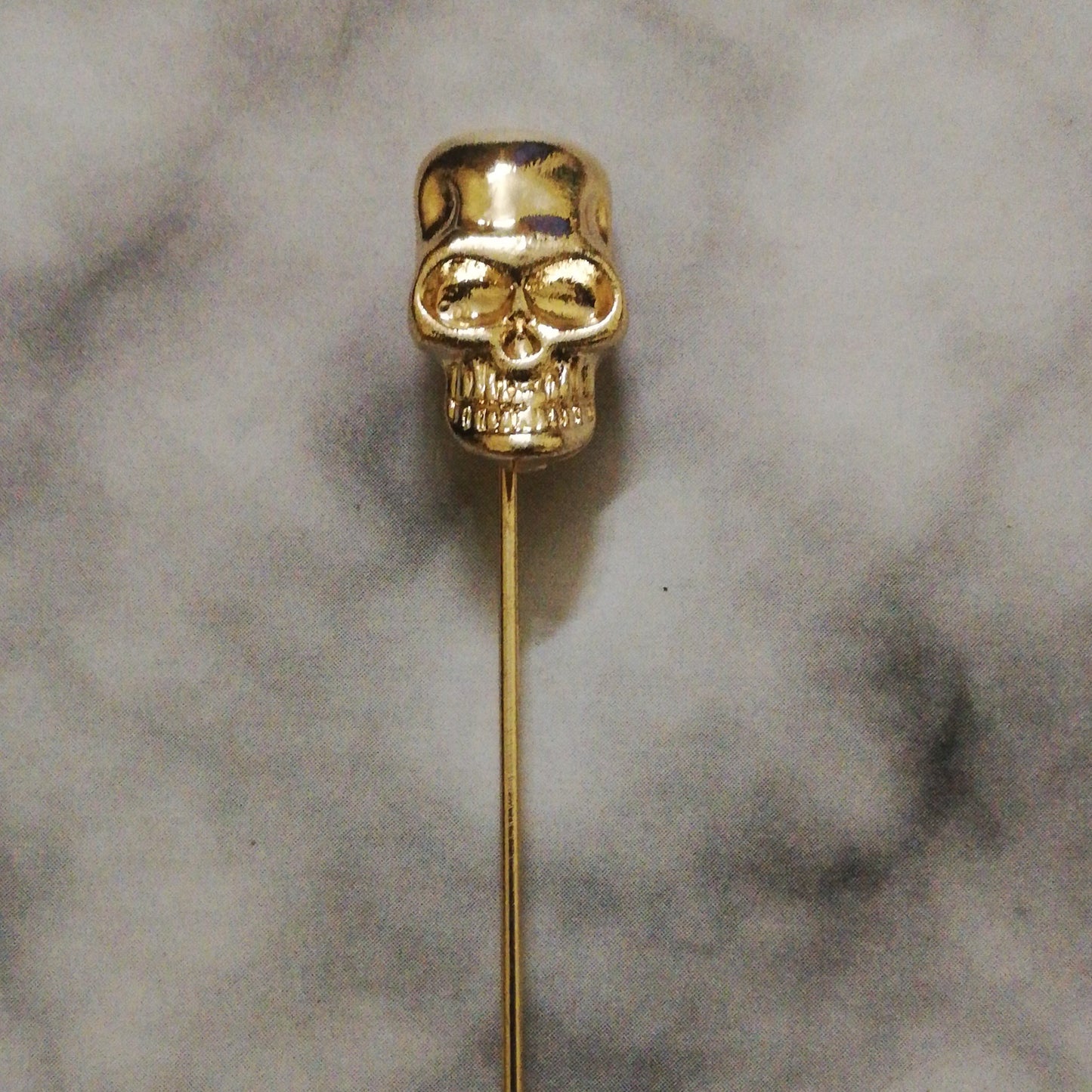 golden skull brooch lapel pin in Pakistan