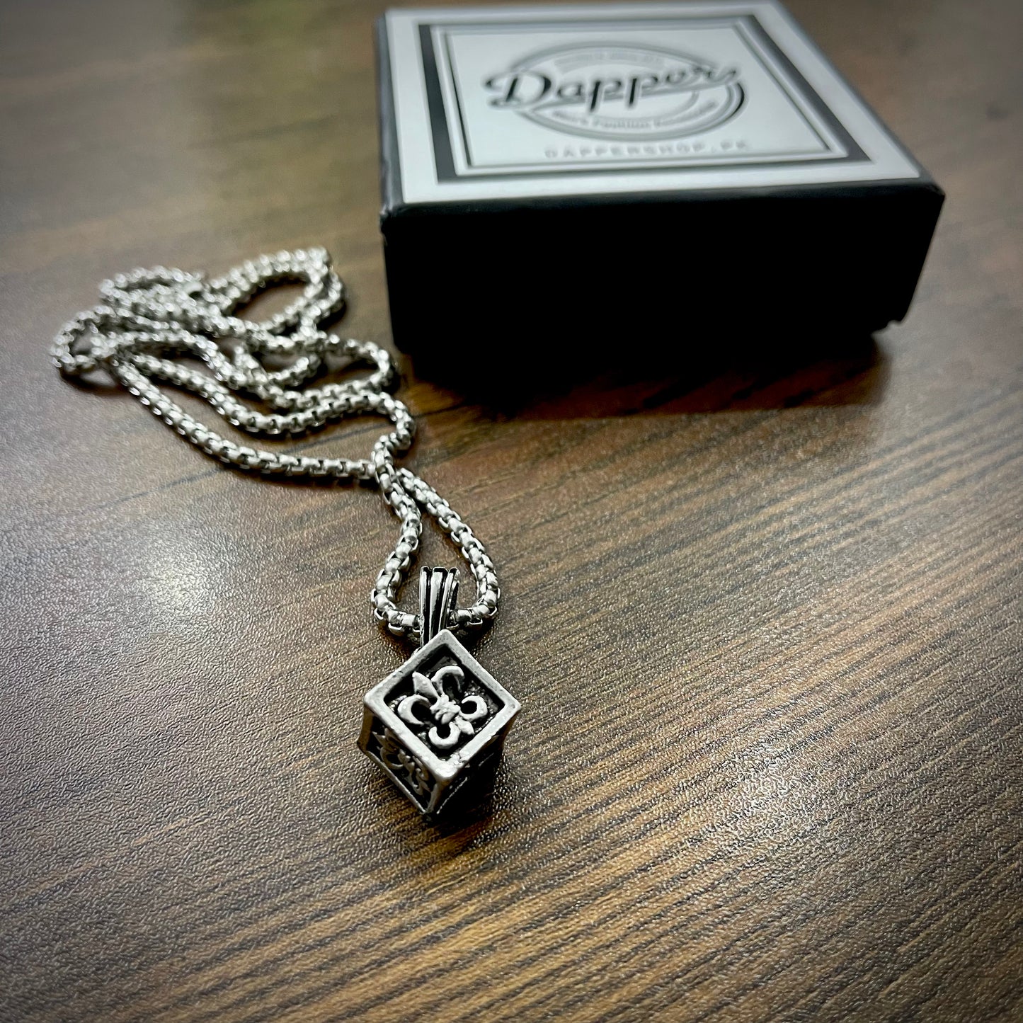 Antique Silver Leaf Cubical Pendant Necklace