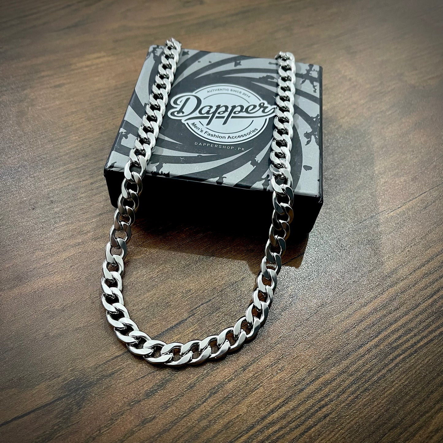 9mm silver figaro heavy neck chain for men in pakistan