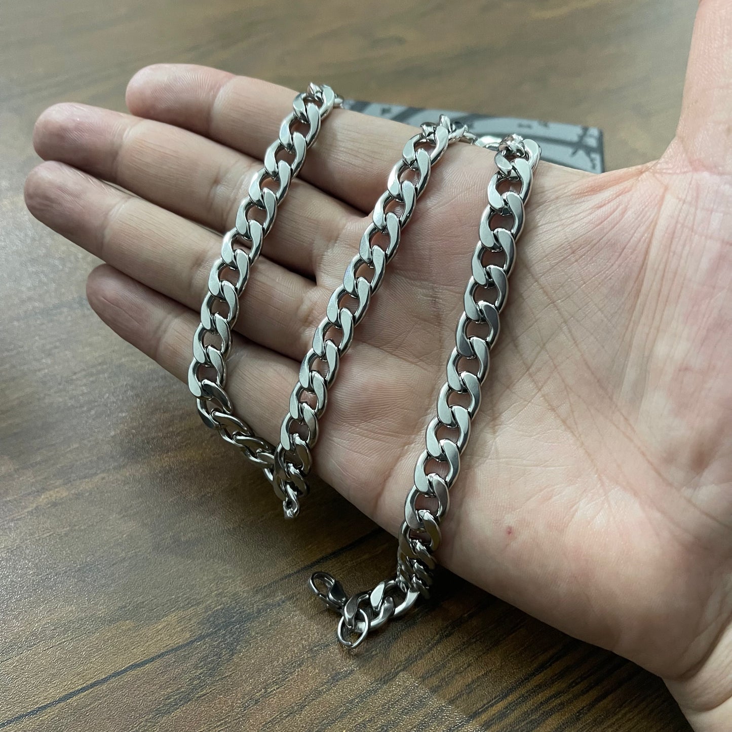 9mm silver figaro heavy neck chain for men in pakistan