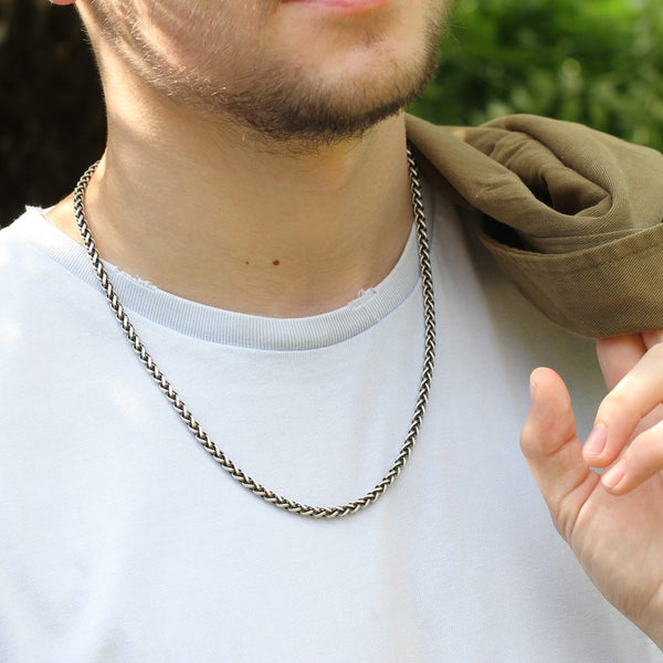 Top 10 Popular Chain Necklaces For Men Today