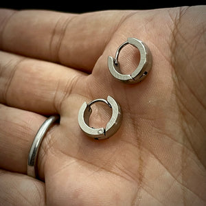 Silver Piercing Screw Bali Stud Earring For Men online in pakistan