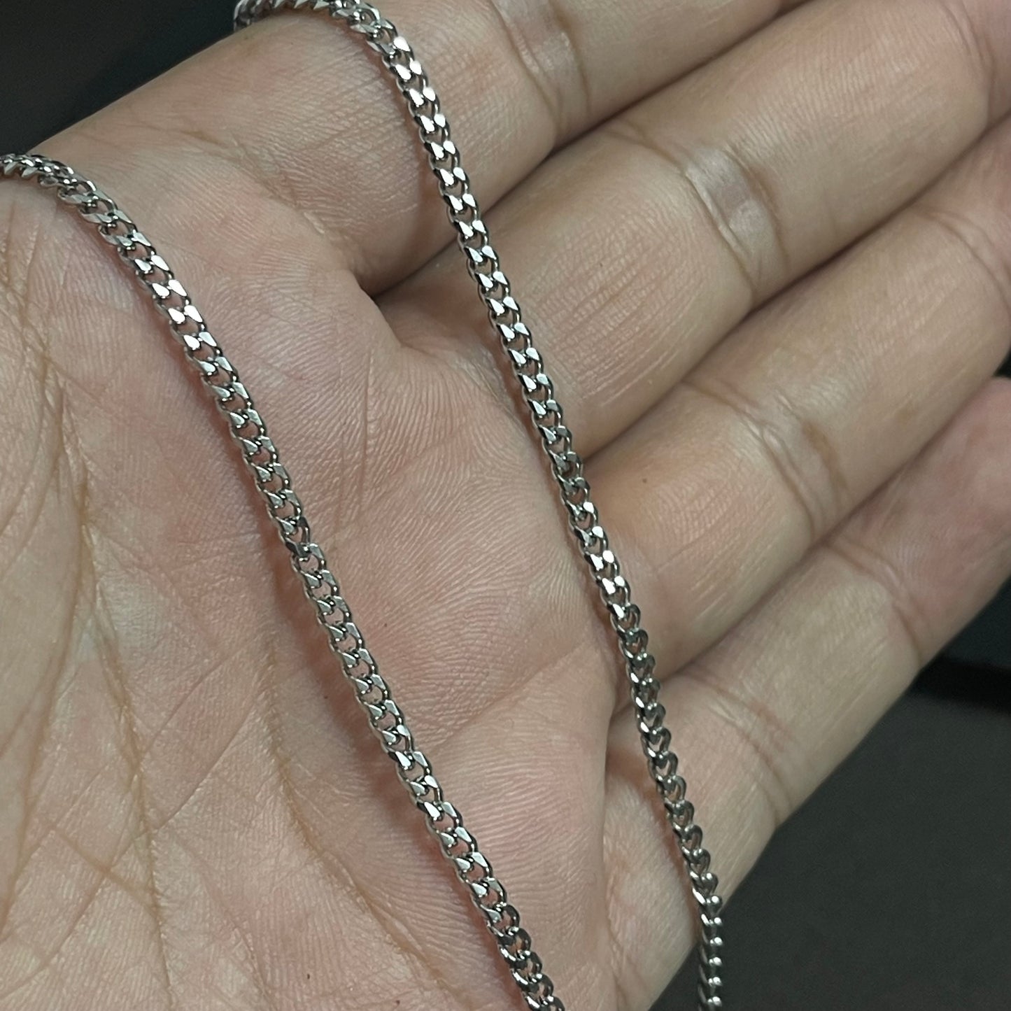 1.5mm thin silver curb link neck chain for men online in Pakistan