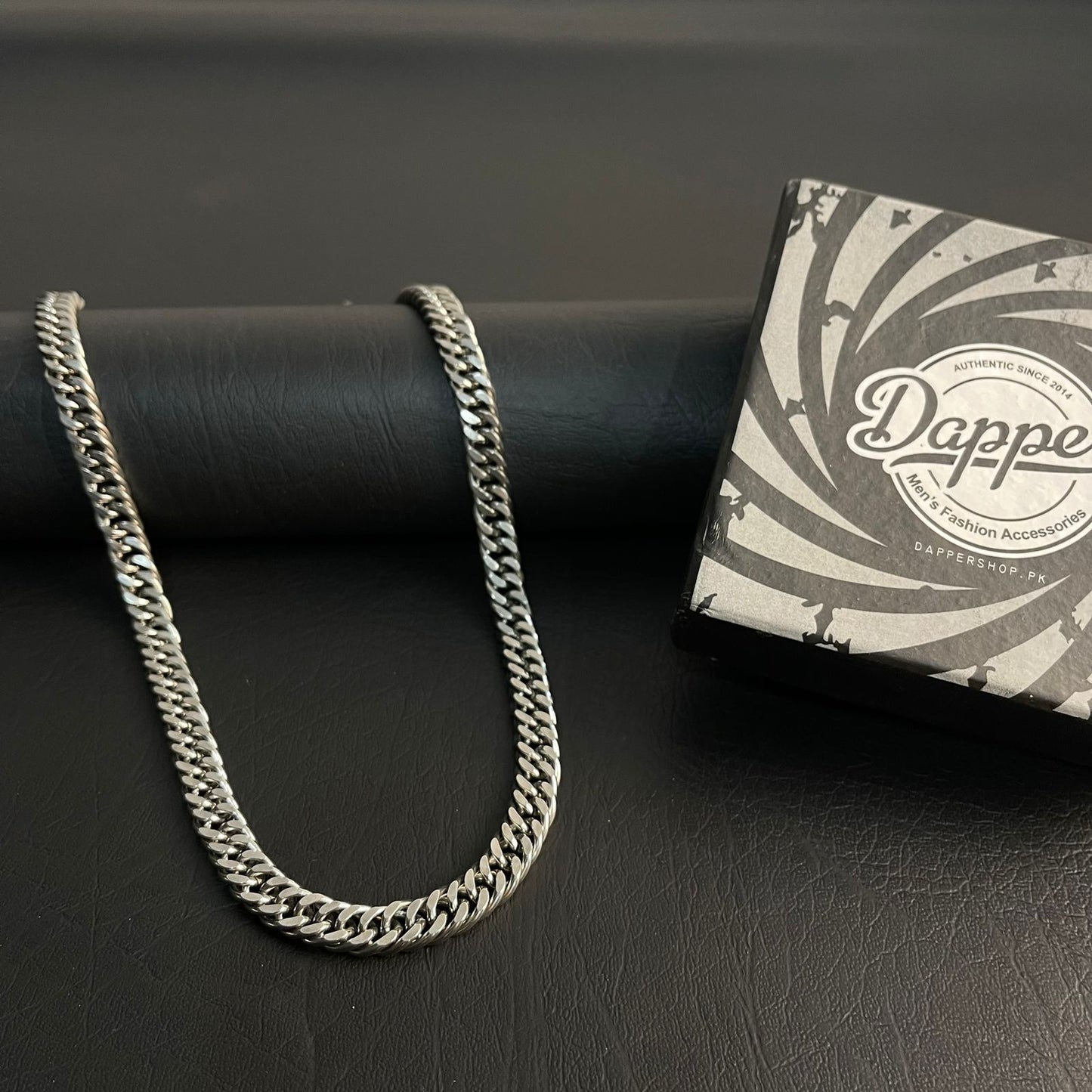men neck chains in Pakistan
