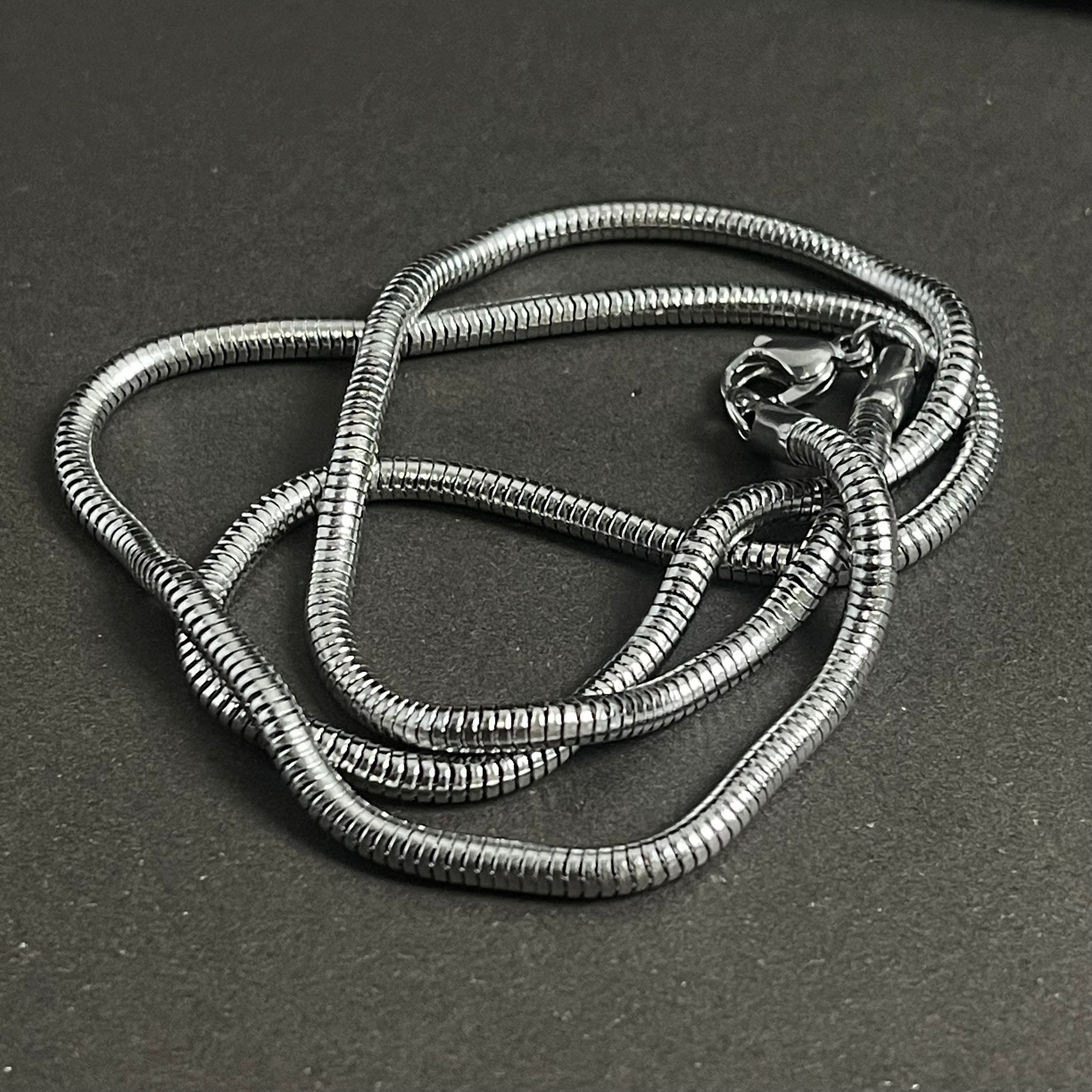 3mm round snake neck chain for men women online in Pakistan