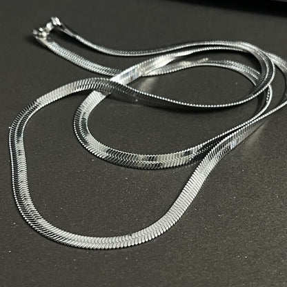 3mm silver flat snake neck chain for men online in Pakistan