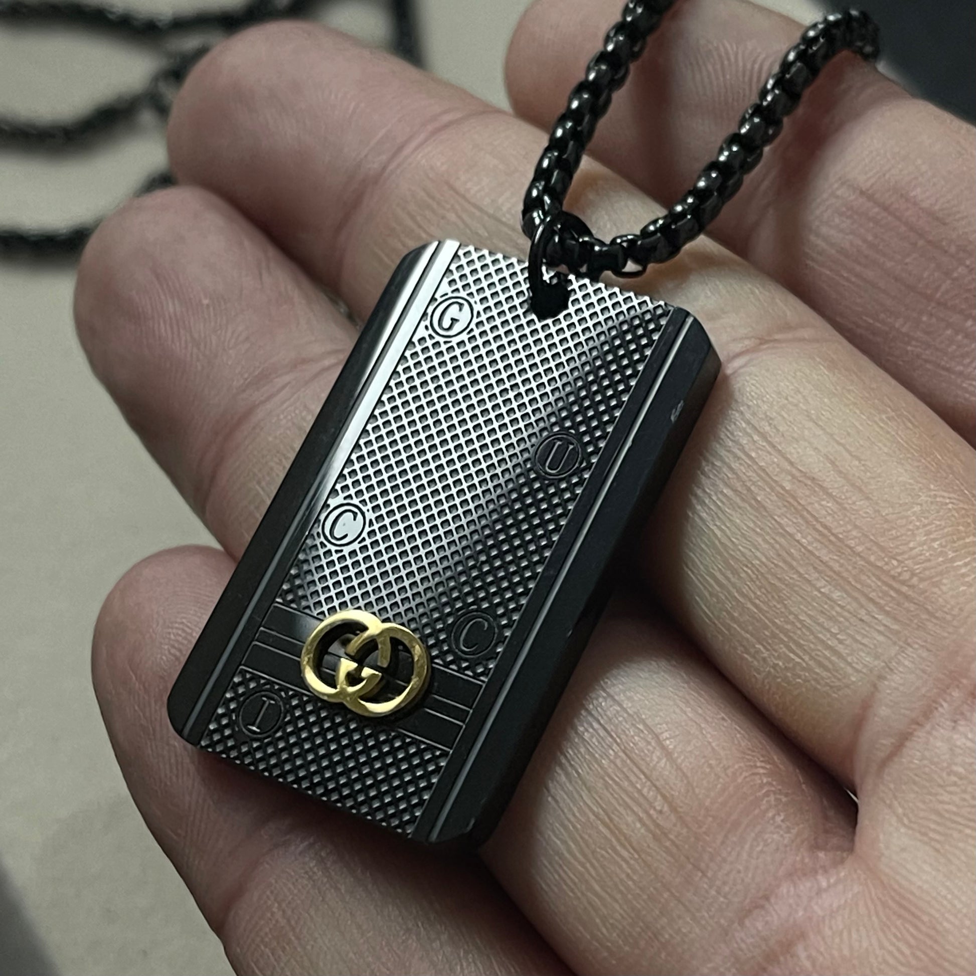 black gucci brand pendant necklace for men women in pakistan