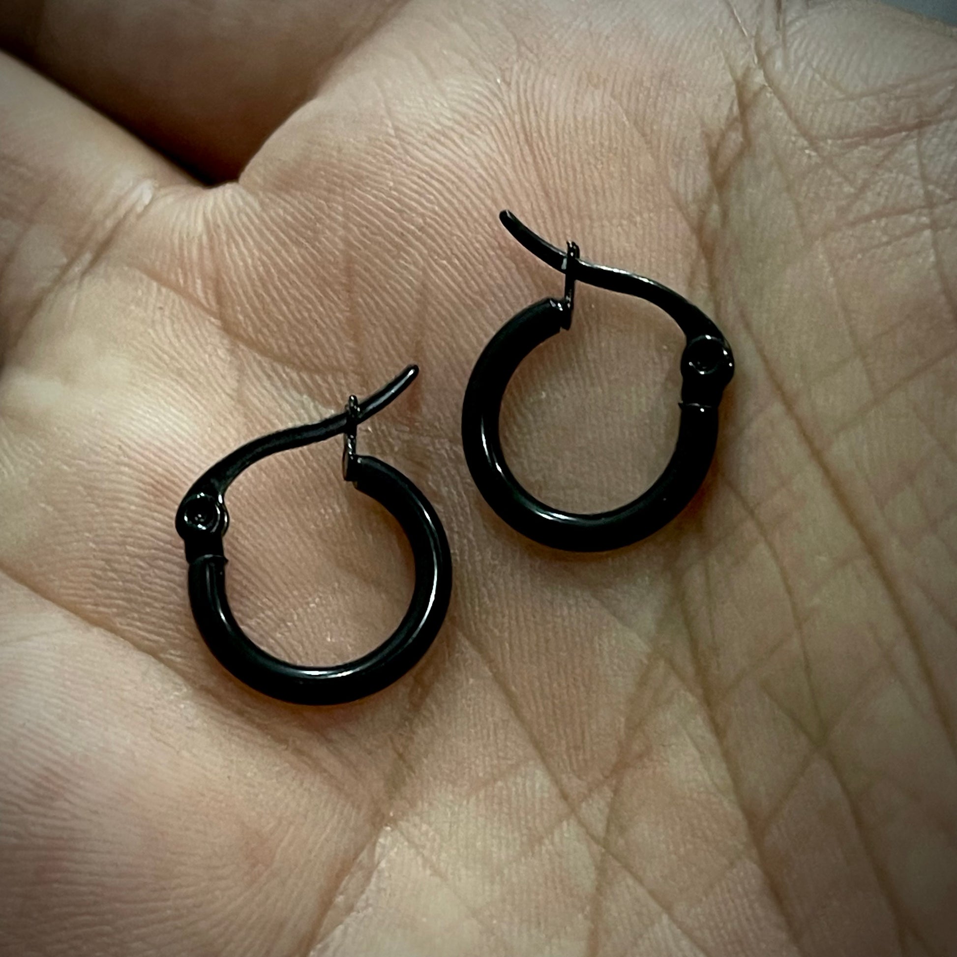 Black Piercing Simple Bali Stud Earring For Men