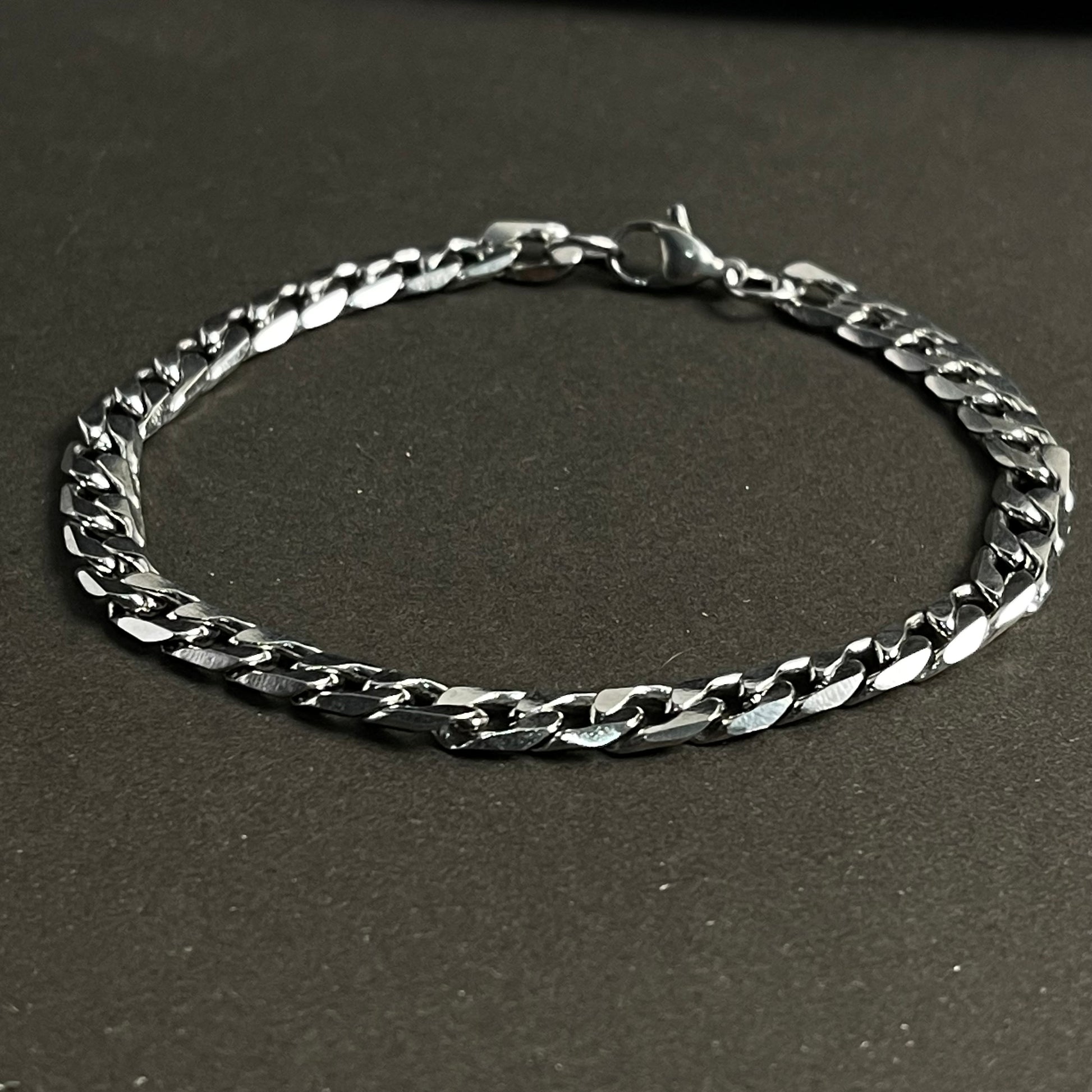 5mm Figaro link silver chain bracelet for men online in Pakistan