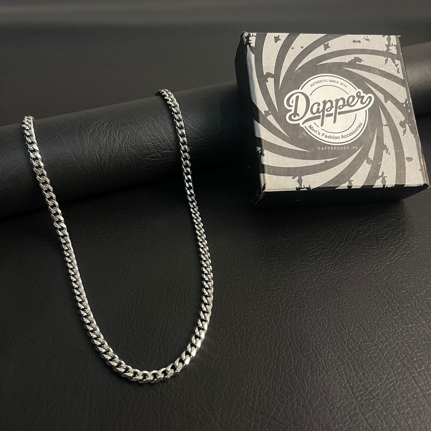 7mm silver Stainless Steel curb link neck chain for men in Pakistan