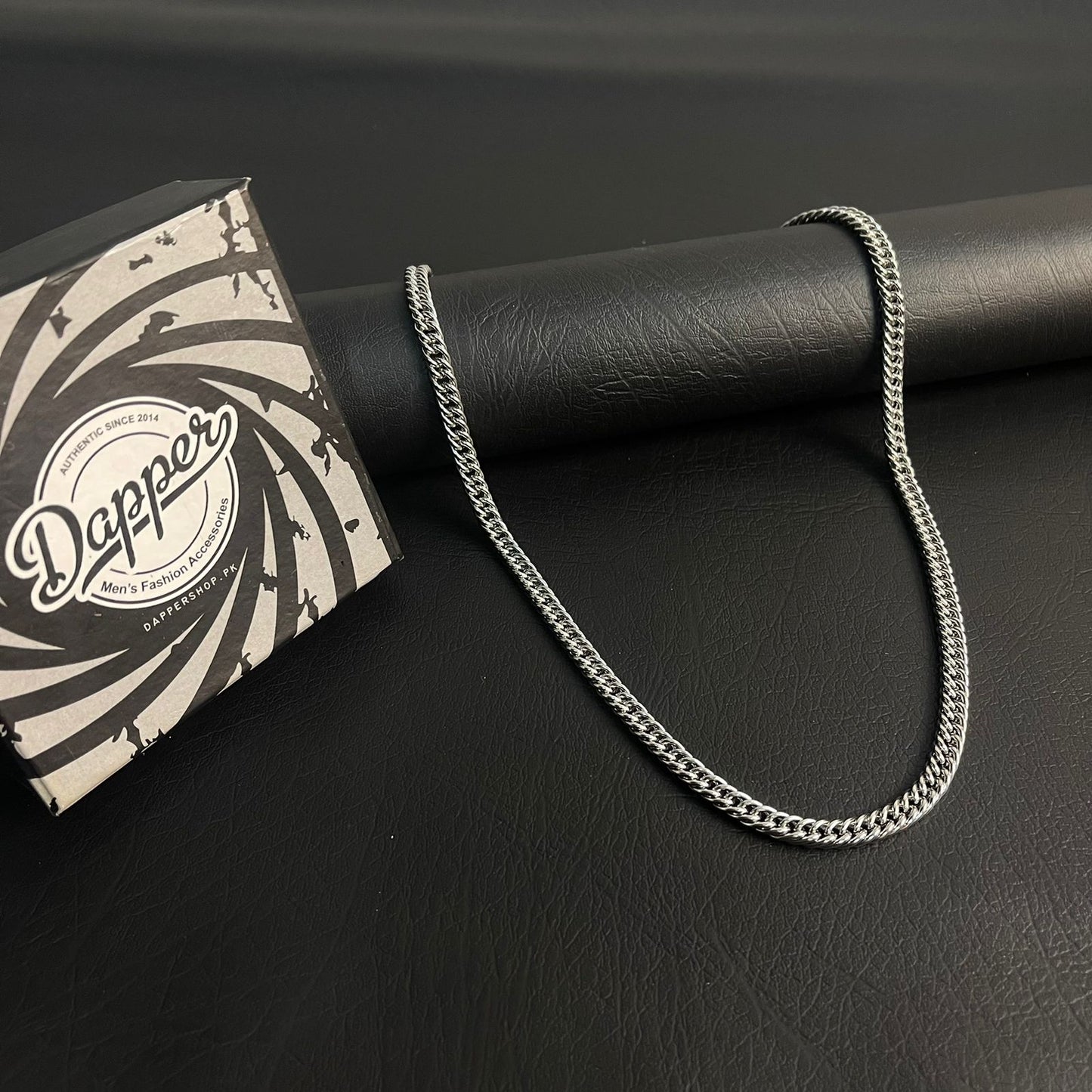 7mm silver stainless steel curb link neck chain for men online in Pakistan