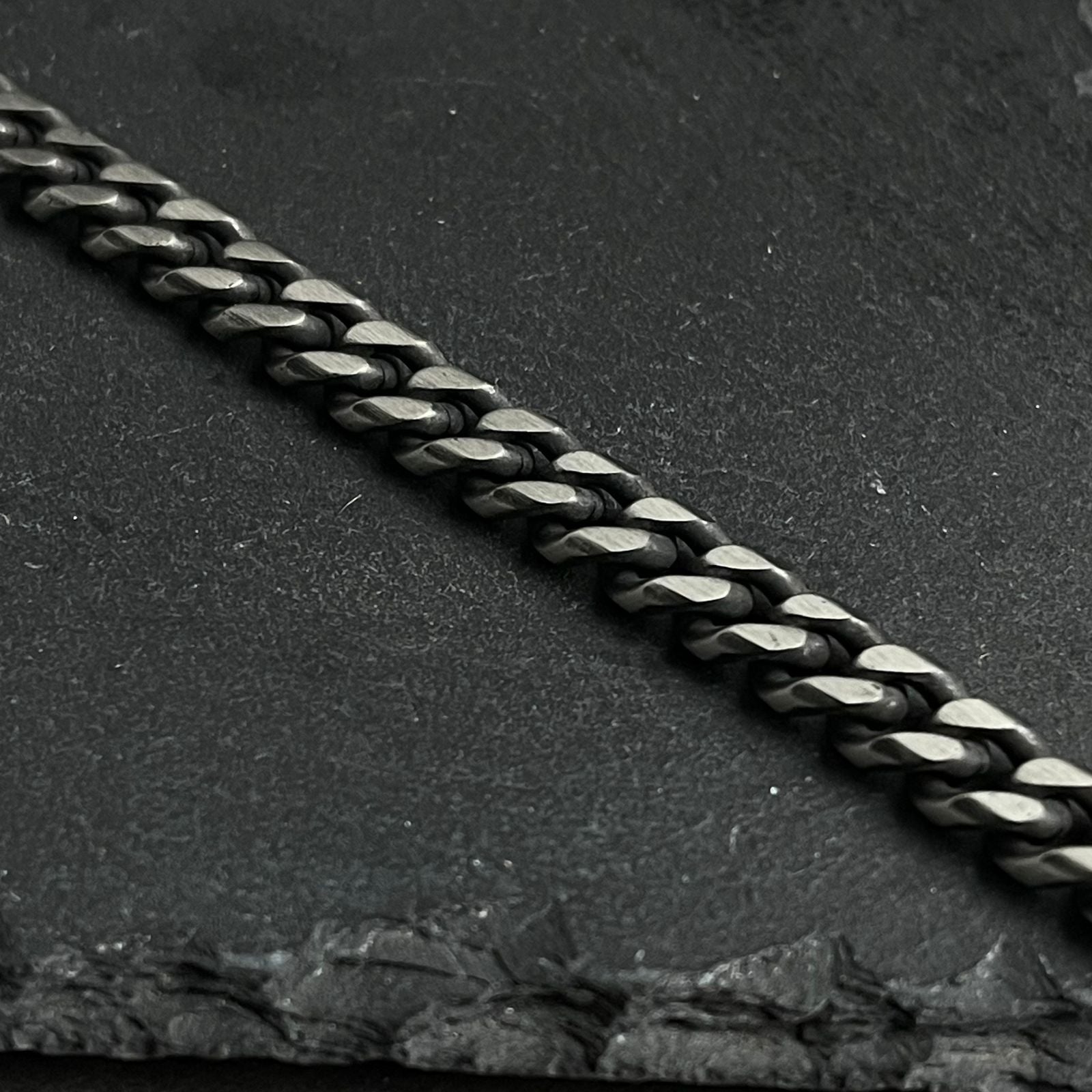 8mm antique silver stainless steel curb link chain bracelet for men online in Pakistan