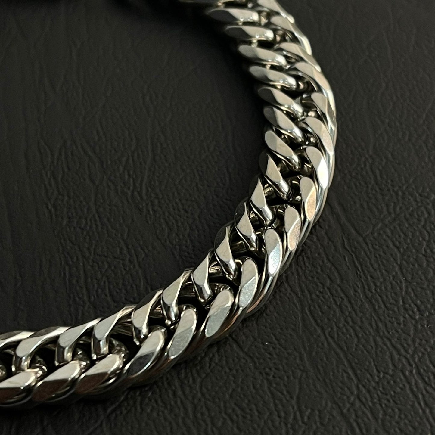 9mm stainless steel curb link chain bracelet for men online in Pakistan