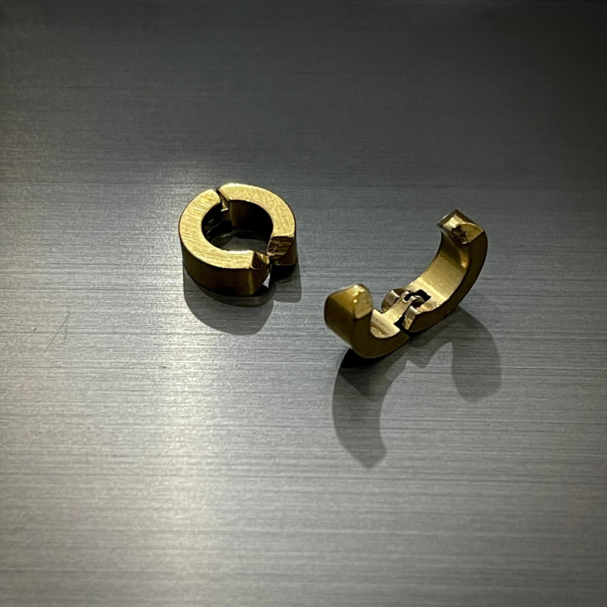 Stainless Steel Golden Non-Piercing Magnetic Bali Stud Earring For Men online in Pakistan