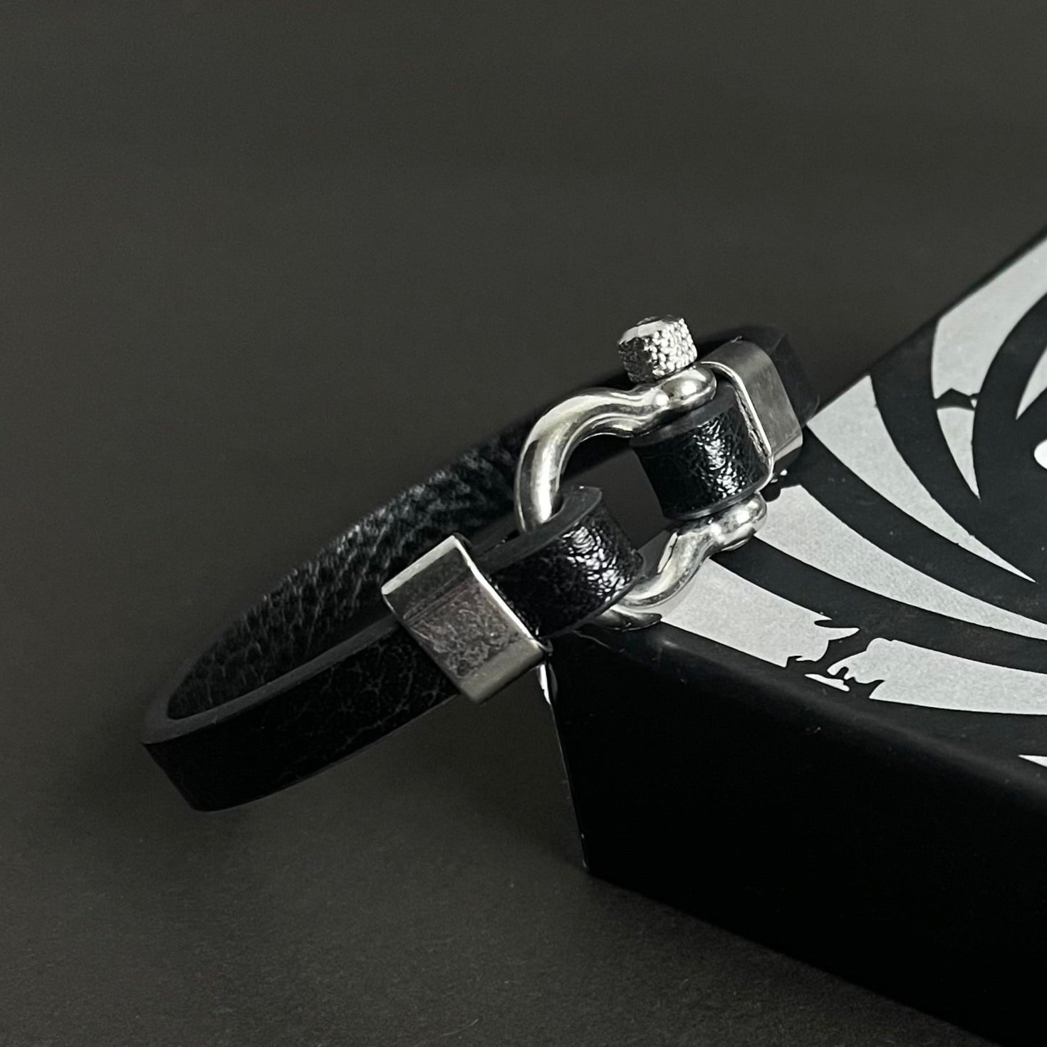pure leather bracelet for men in Pakistan