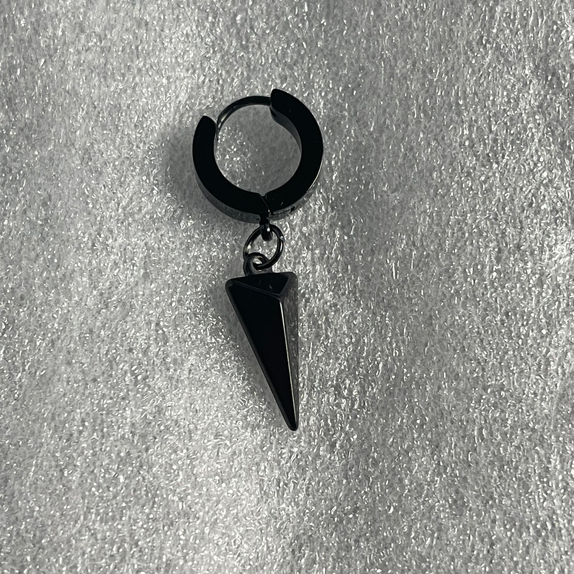 Black arrow head punk earrings bali for men online in pakistan