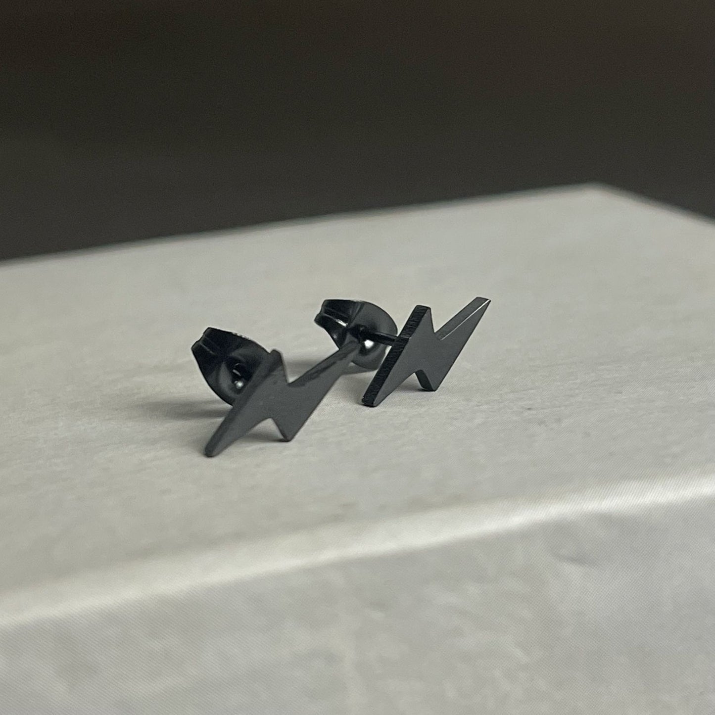 Black light earrings for men online in Pakistan