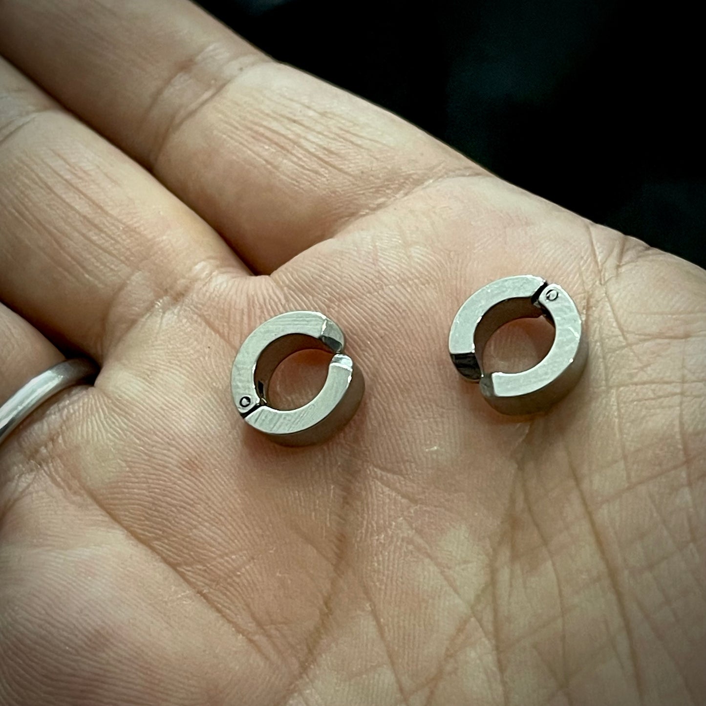 Stainless Steel Silver Non-Piercing Magnetic Bali Stud Earring For Men online in Pakistan