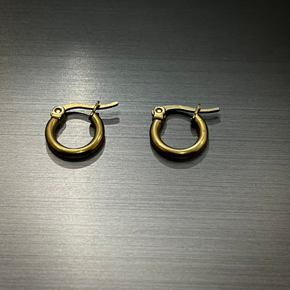 Golden Piercing Simple Bali Stud Earring For Men online in Pakistan