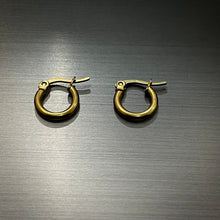 Load image into Gallery viewer, Golden Piercing Simple Bali Stud Earring For Men online in Pakistan