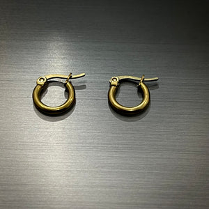 Golden Piercing Simple Bali Stud Earring For Men online in Pakistan