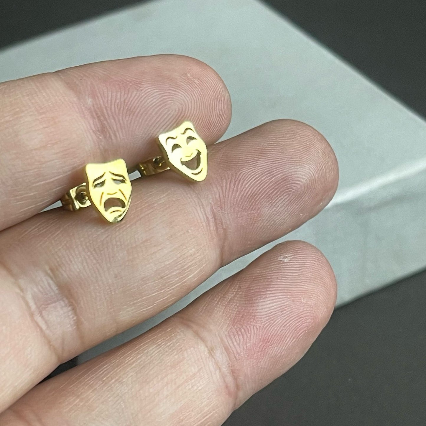 Golden mask earrings for men in Pakistan