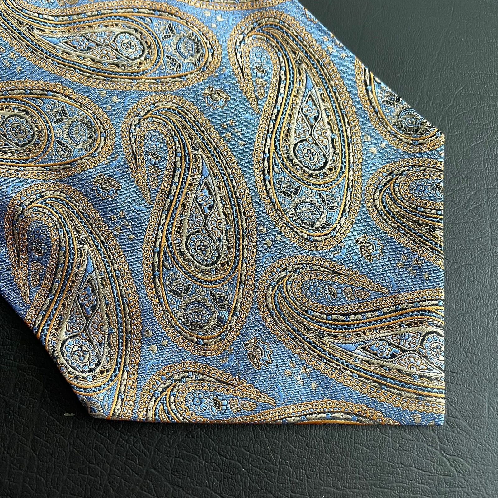 Imperial Paisley jacquard cravat ascot tie and pocket square set for men online in Pakistan