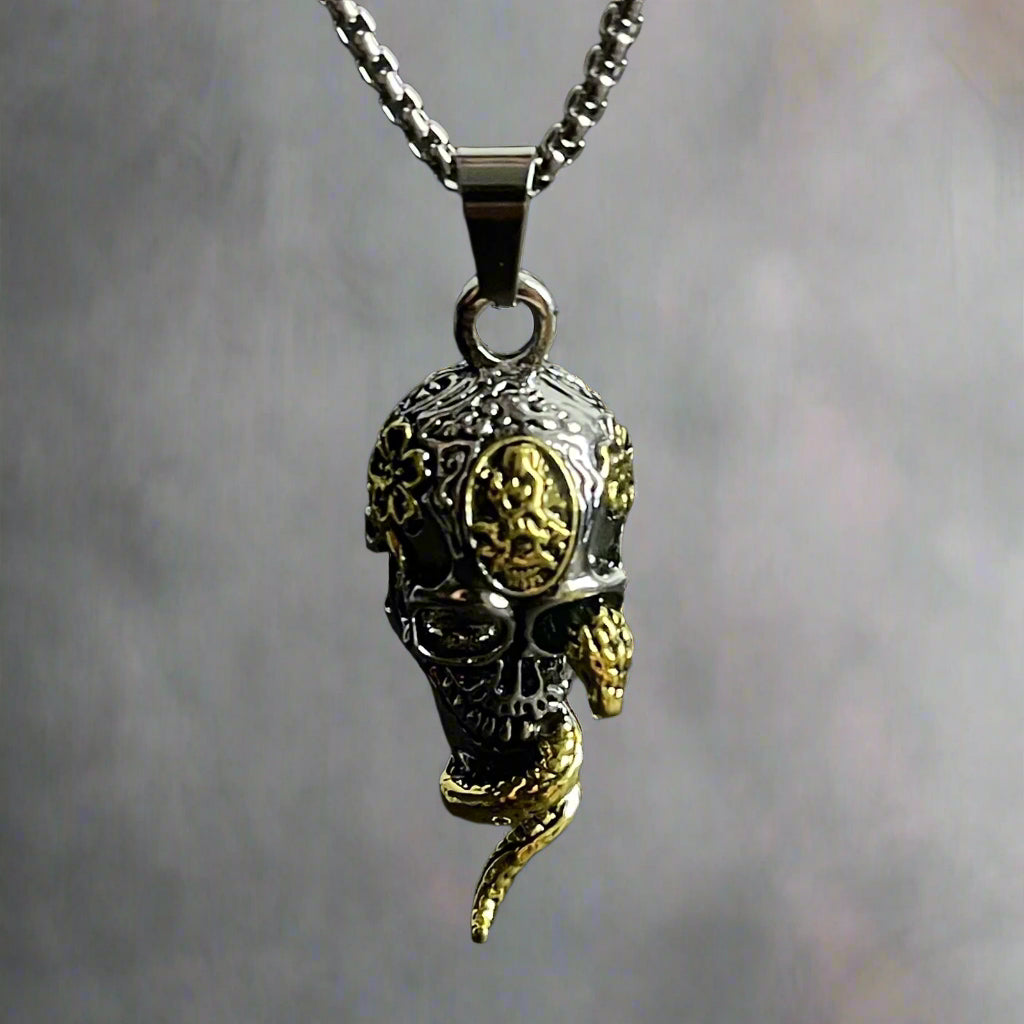 Skull pendant necklace for men in Pakistan