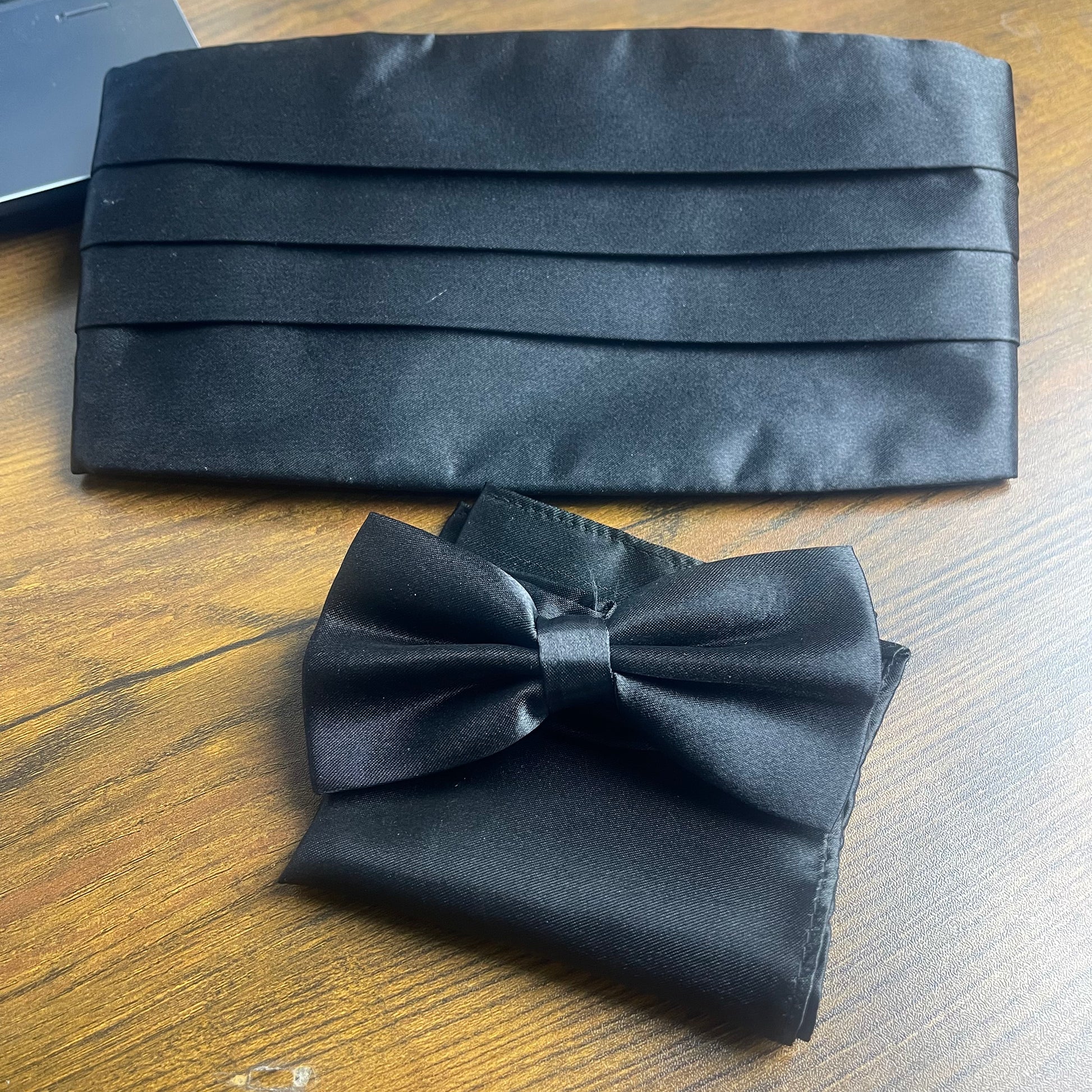 black cummerbund with bow tie and pocket square for tuxedo online in Pakistan