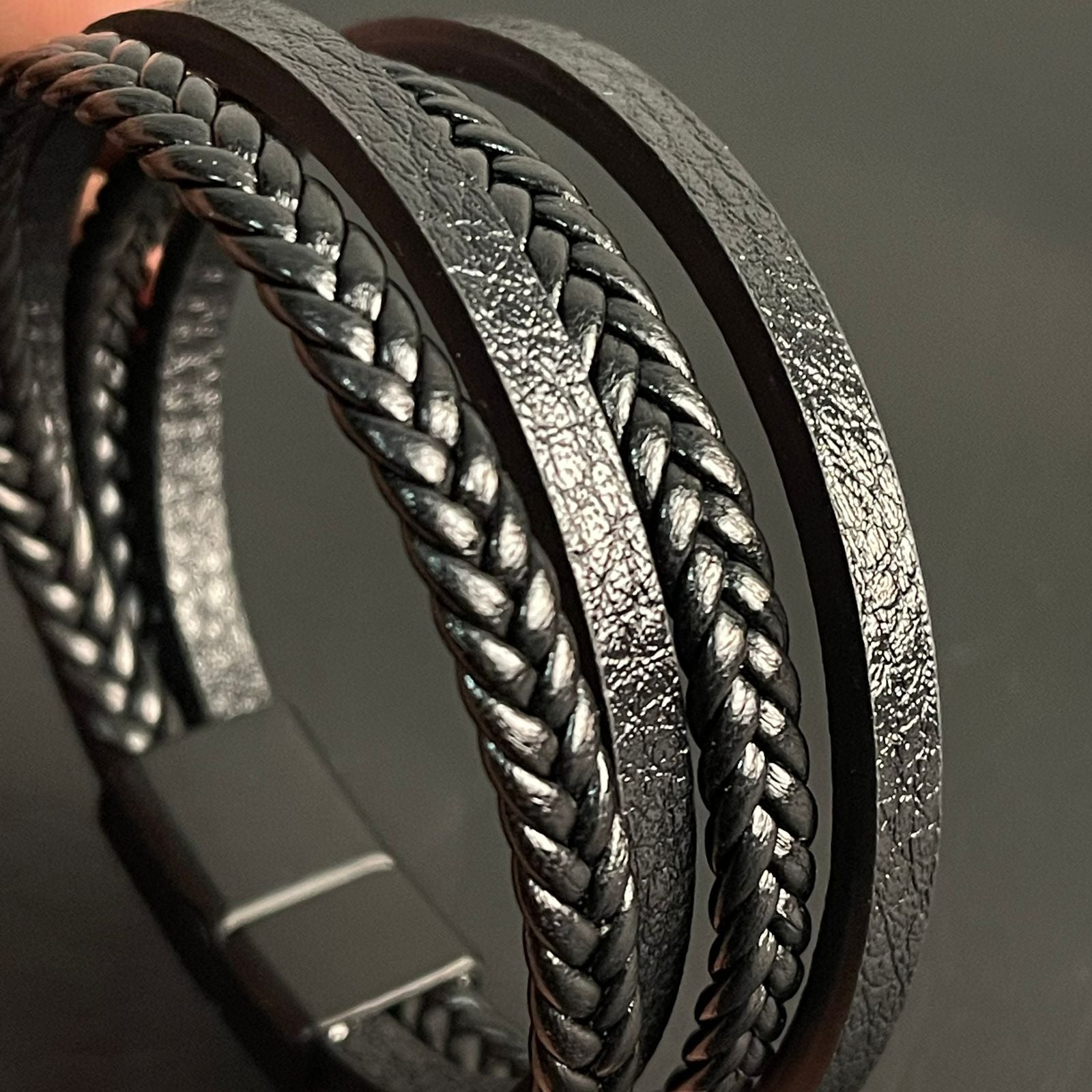 men's black leather bracelet price in Pakistan