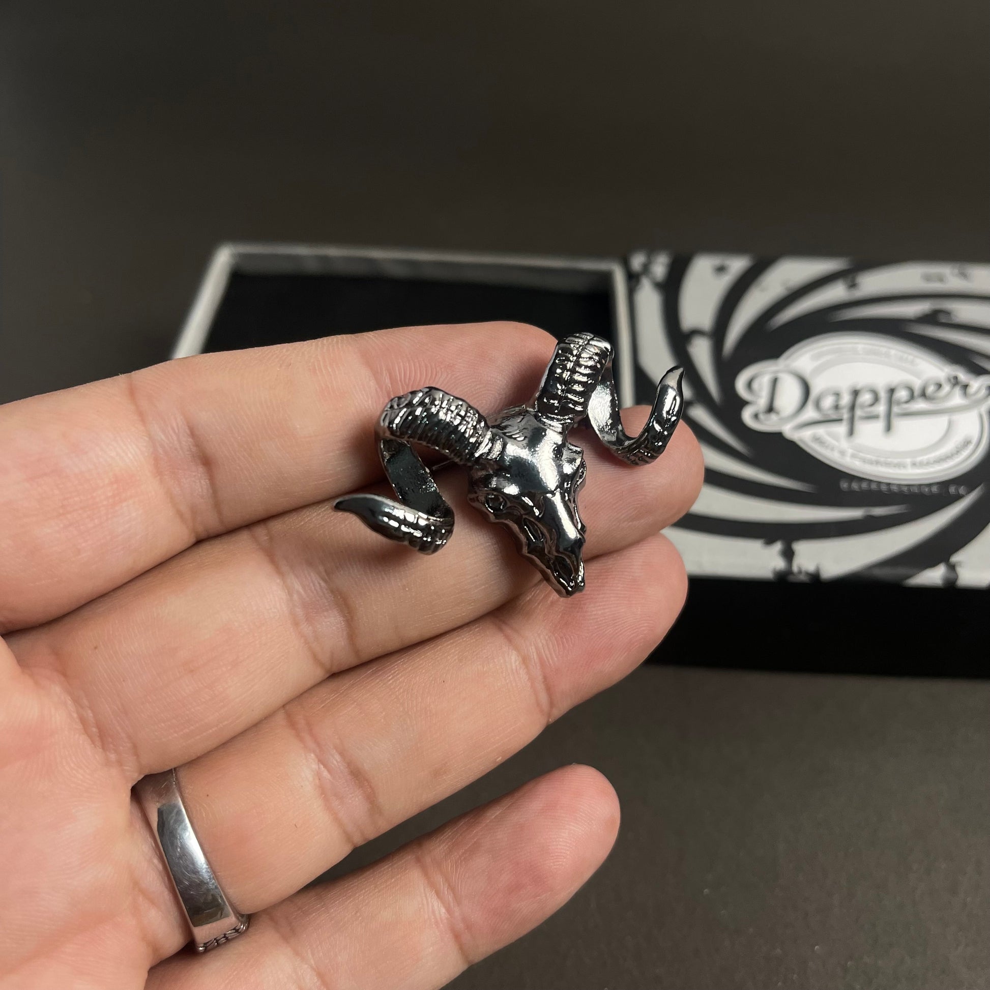 black silver markhor army brooch lapel pin in Pakistan