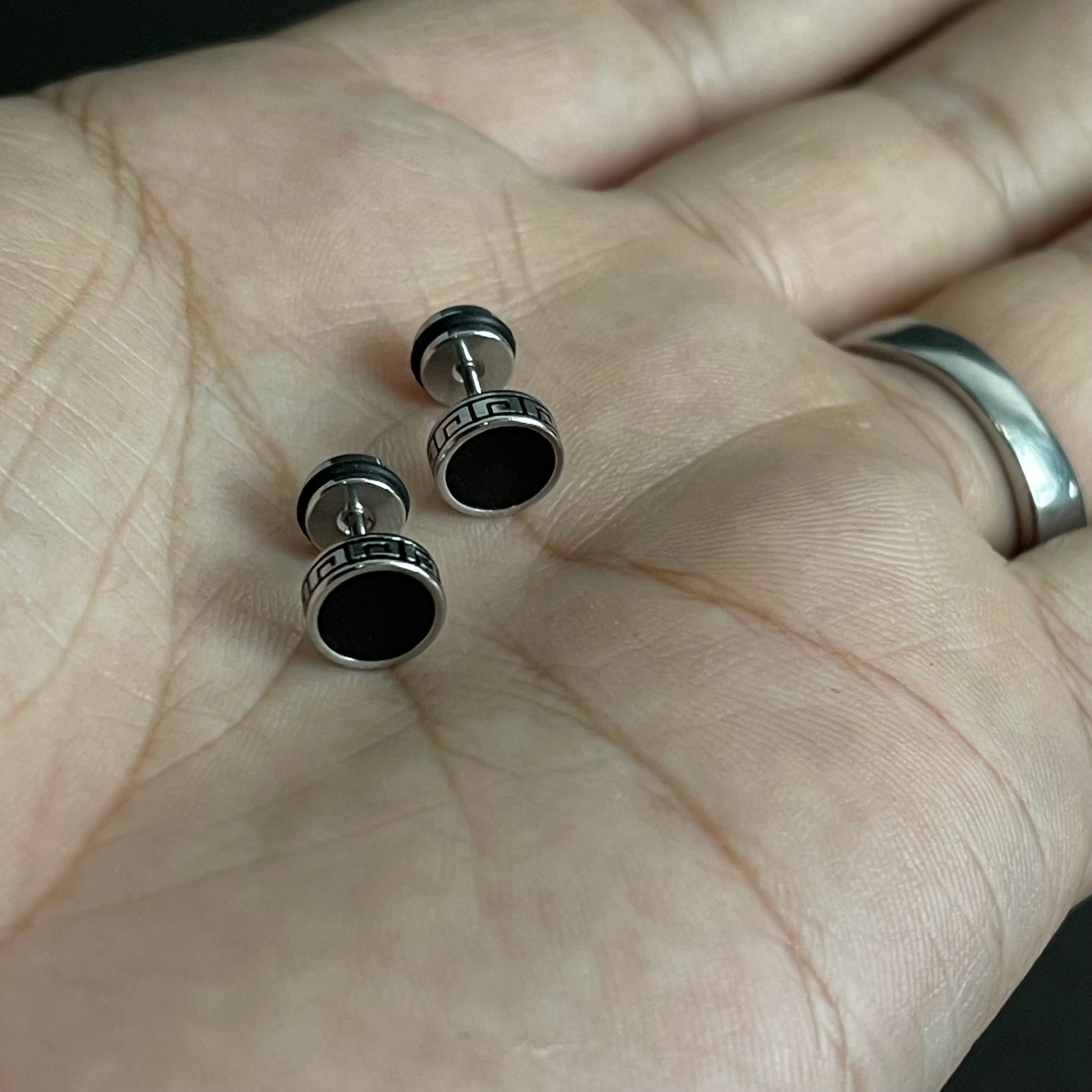classic round stud bali earrings for men in Pakistan