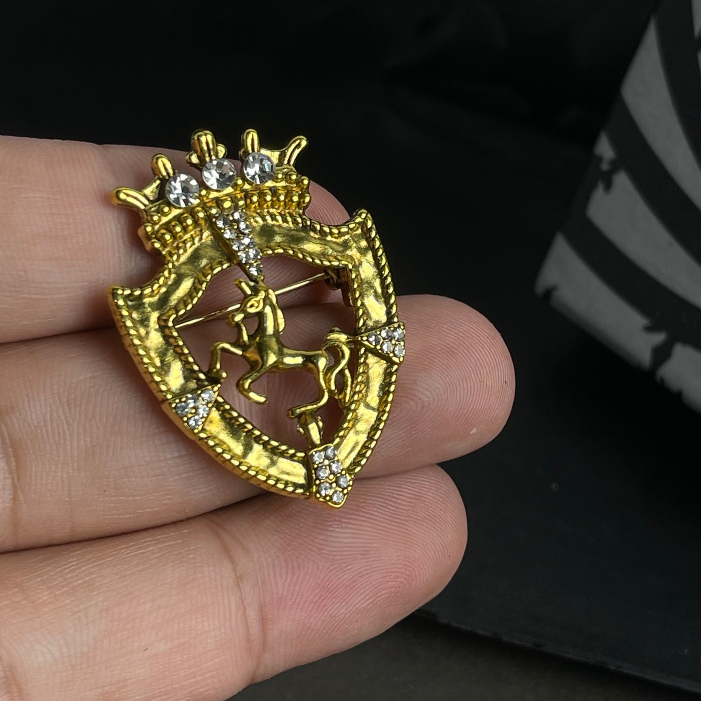 golden horse brooch for men in Pakistan